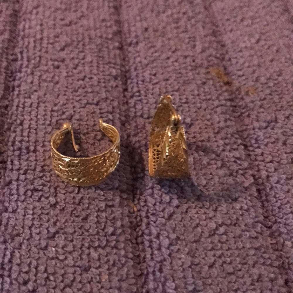 Gold filigree earrings